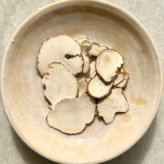 Organic Bai Zhi (Angelica Root)